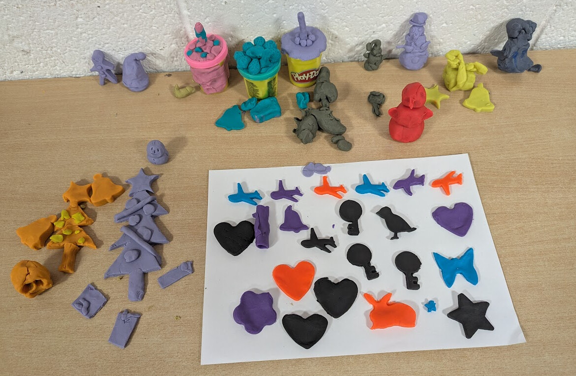 ✂️ Fine Motor Thursday – Christmas Play-Doh Creations 🖐️🎄