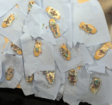 🍪 Christmas Treat – Decorating Gingerbread 🎄